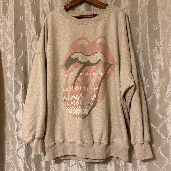 American Eagle AE Oversized Rolling Stones Lips Sweatshirt Heathered Cream Pink - Picture 3 of 12